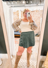 Load image into Gallery viewer, Lunden Faux Suede Skort in Forest