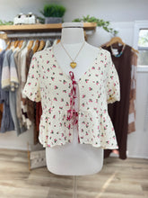 Load image into Gallery viewer, Date Night Ready Floral Top